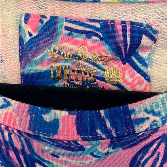 EUC Lilly Pulitzer Luxletic Beach Comber Pullover in Just a Lil Jelly - Picture 2 of 6